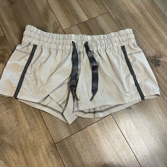 lululemon athletica Pants - Lululemon Black Pattern Athletic Workout Shorts Women 6 Bin M-70